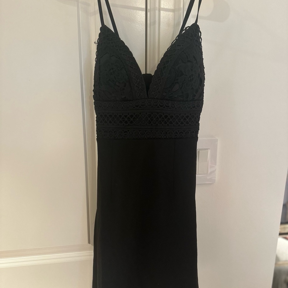 Black Mini Dress Selfie Leslie
